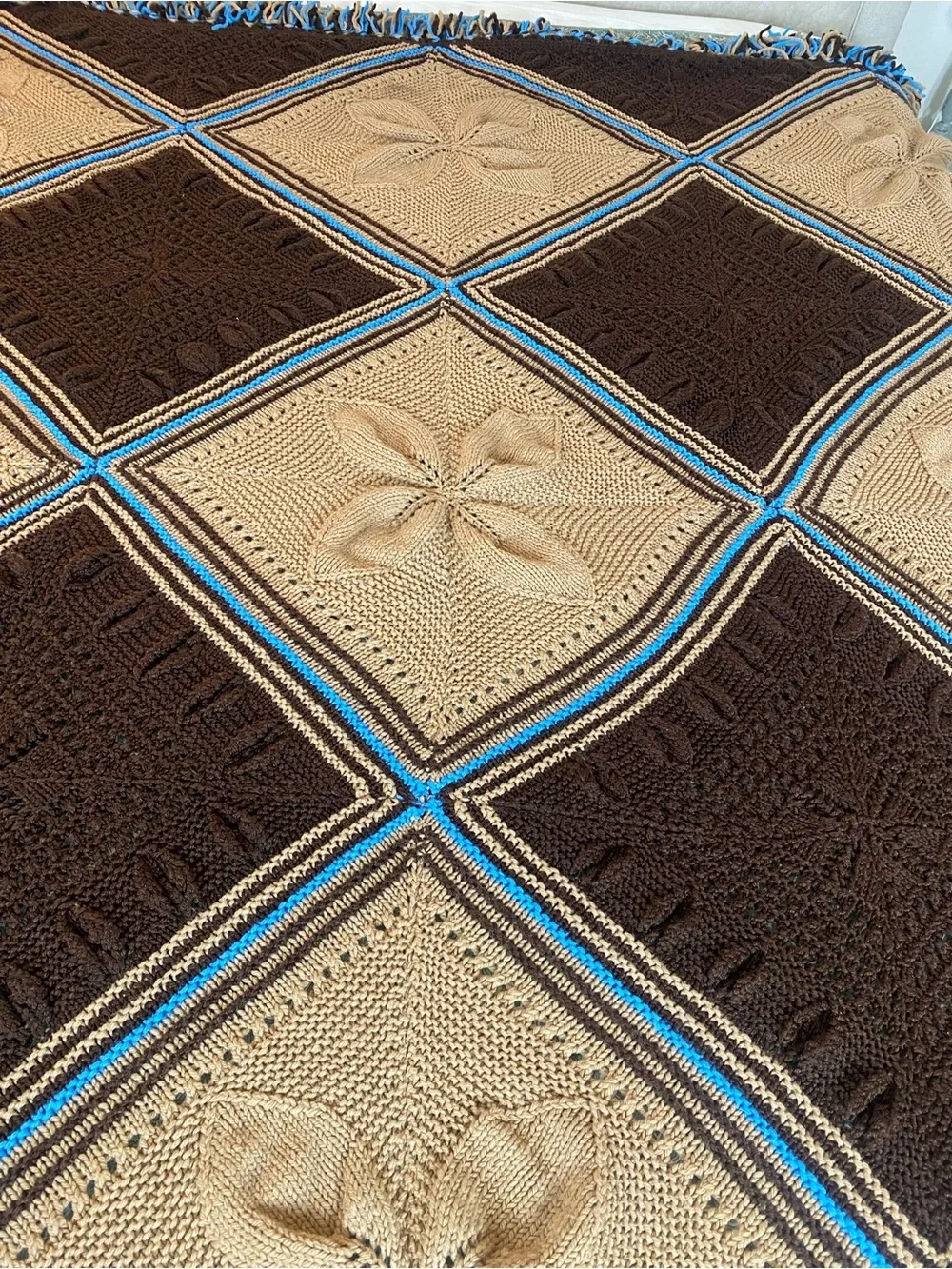 Vintage 79s handmade knit Afghan blanket brown blue raised leaf Counterpane